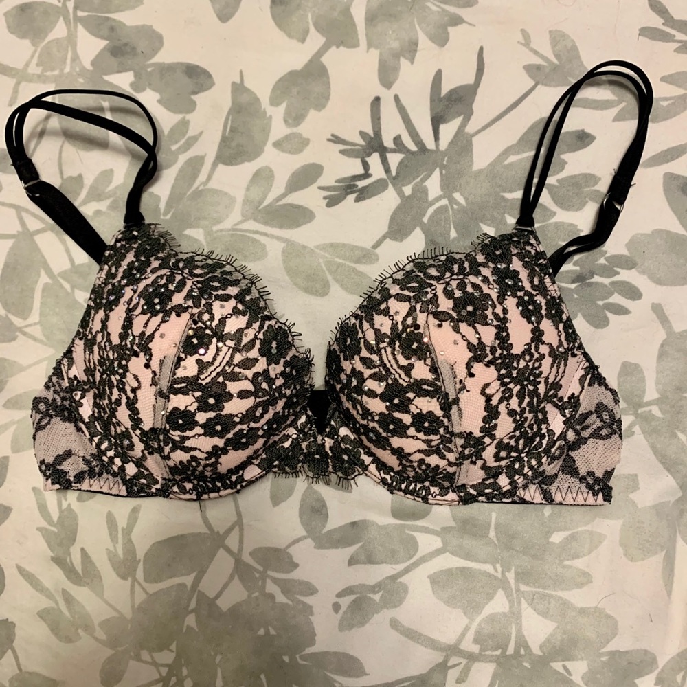 Victoria’s Secret Very Sexy Bra - Size 32B